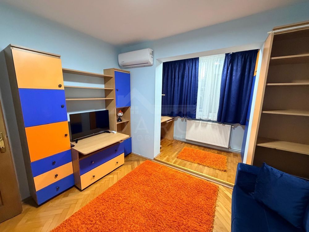 Apartament de inchiriat 3 camere, 2 bai. -situat pe strada Livezeni