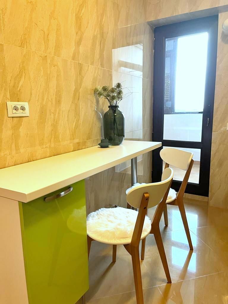 De inchiriat apartament cu o camera Italian Residence, et. 5, 420 euro