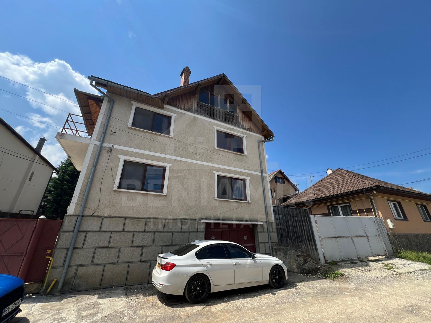 De-Vanzare-Case-16-Camere-400mp-Utili-1100mp-Teren-Sacele-Brasov