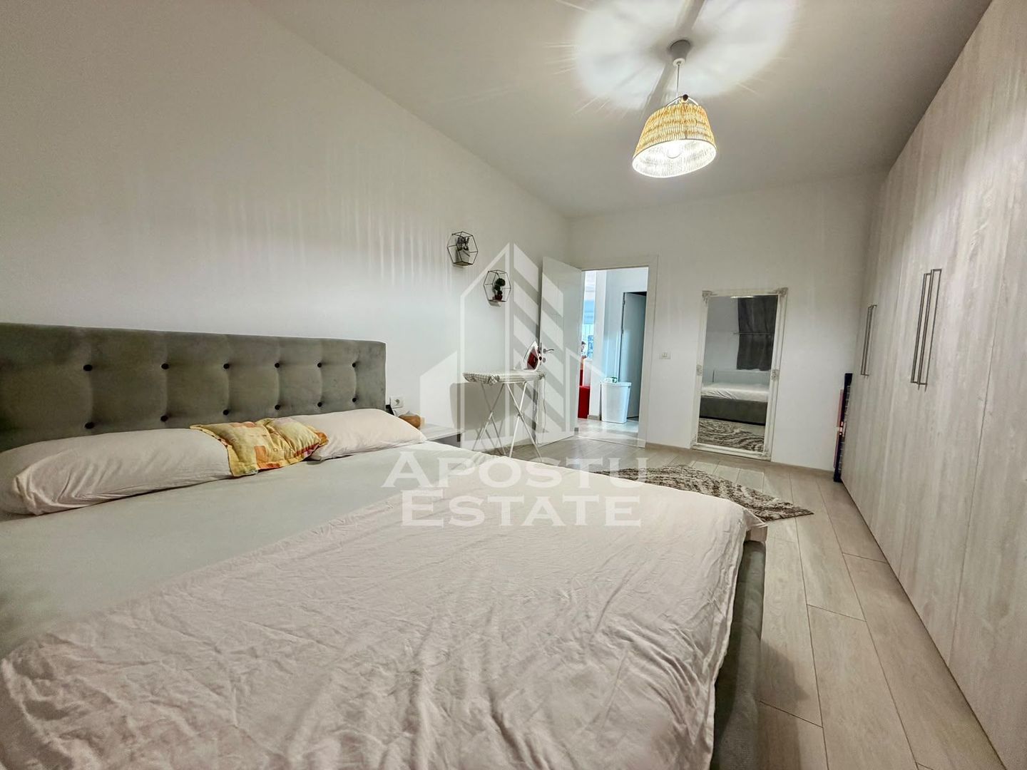 Apartament cu 3 camere de vanzare, Zona Steaua, Timisoara
