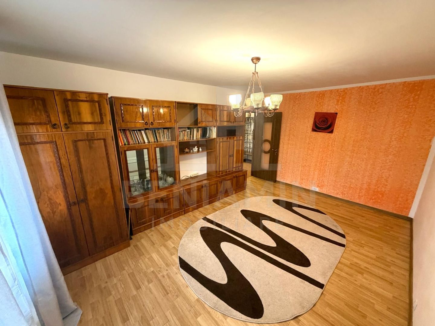 3 Camere-72mp-Decomandat-2Bai-Etaj3-Centrala Termica-Rovine-Posta