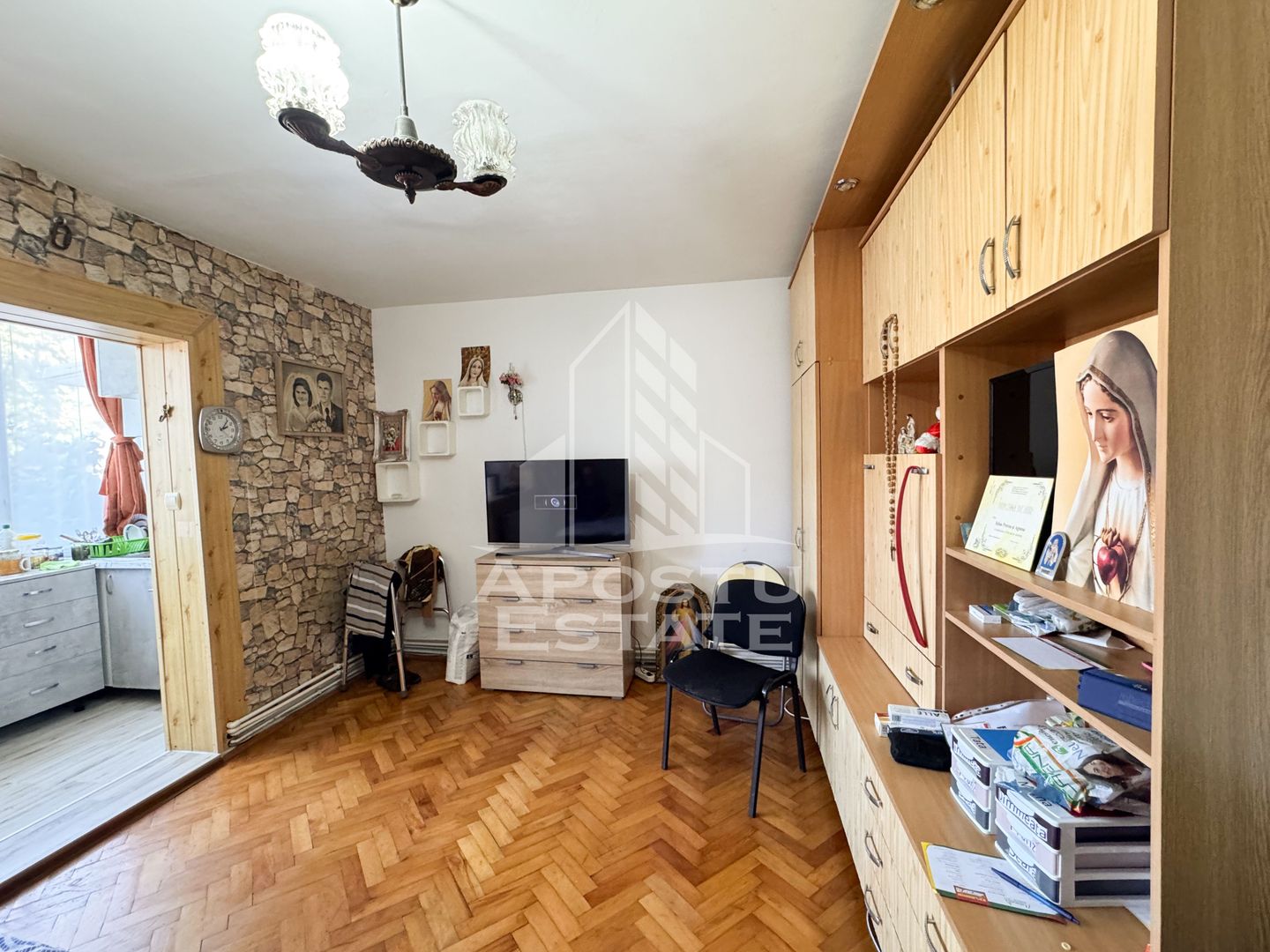 Apartament 2 camere, centrala proprie, mobilat si utilat, Soarelui