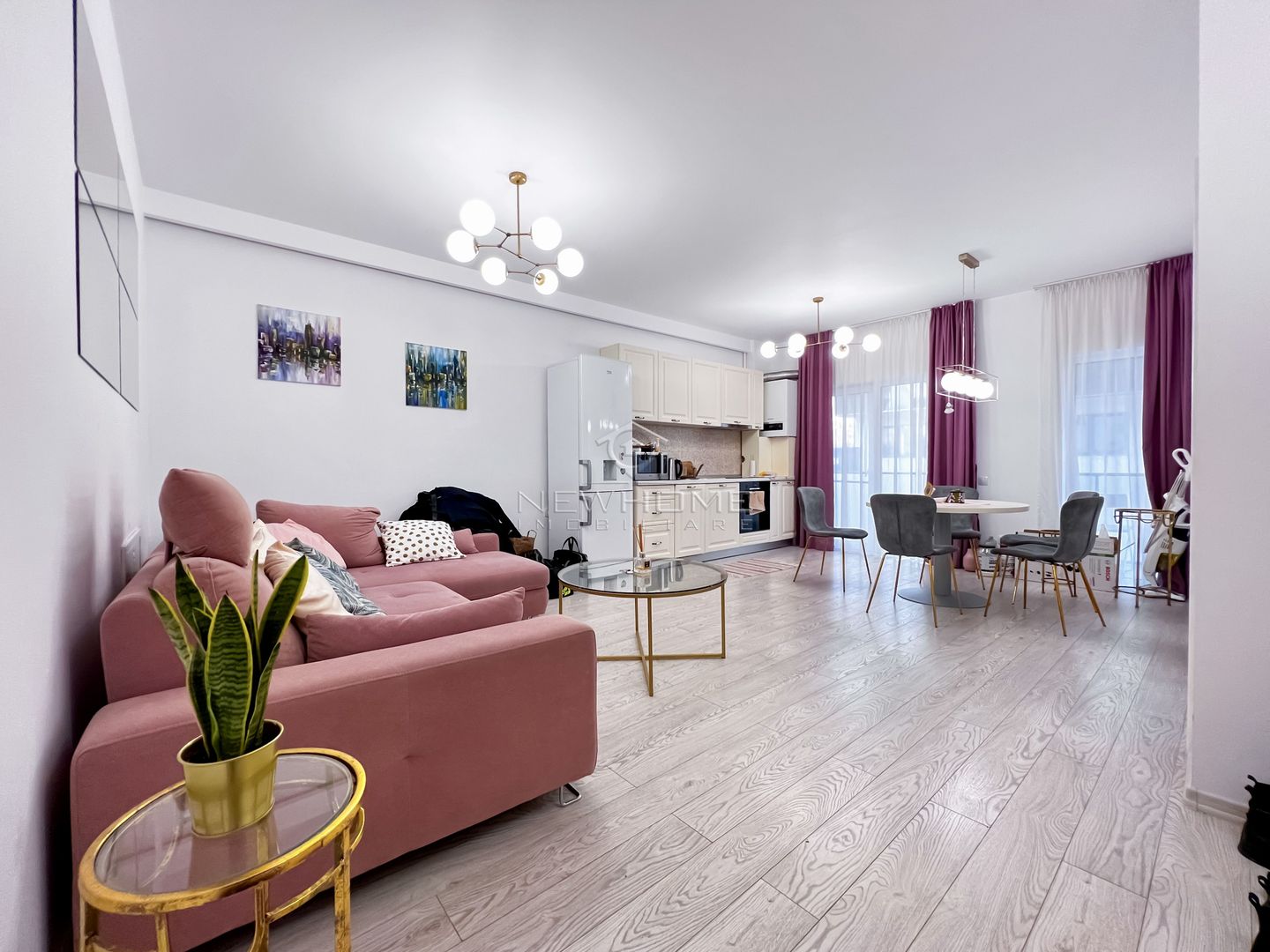 Apartament de vanzare 2 camere, zona Iulius Mall