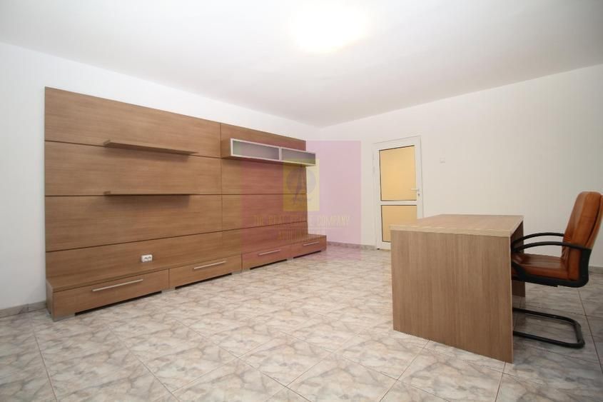 Apartament cu 3 camere de vânzare Decebal adiacent