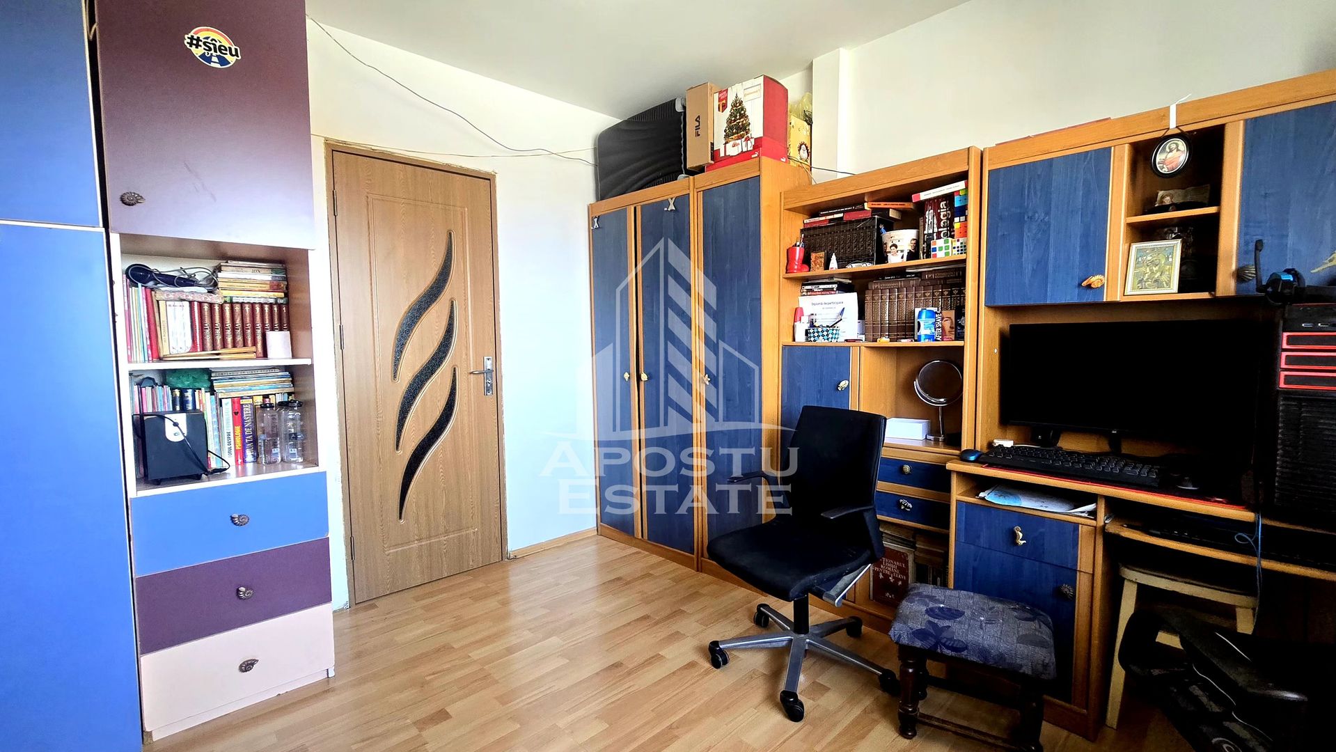 Apartament cu 2 camere de vanzare, centrala proprie, zona Lipovei