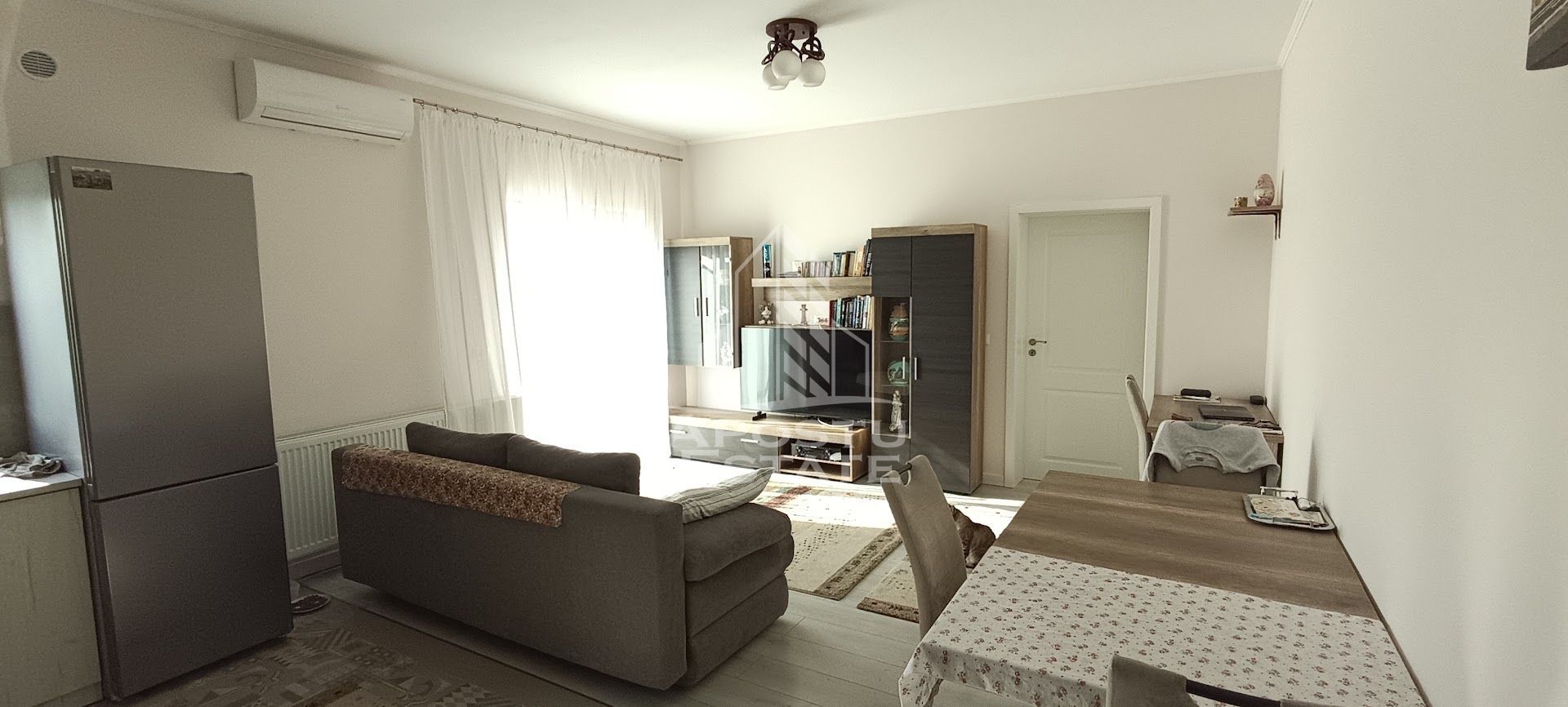 Apartament cu 2 camere de vanzare. complet mobilat, Giroc, Timis