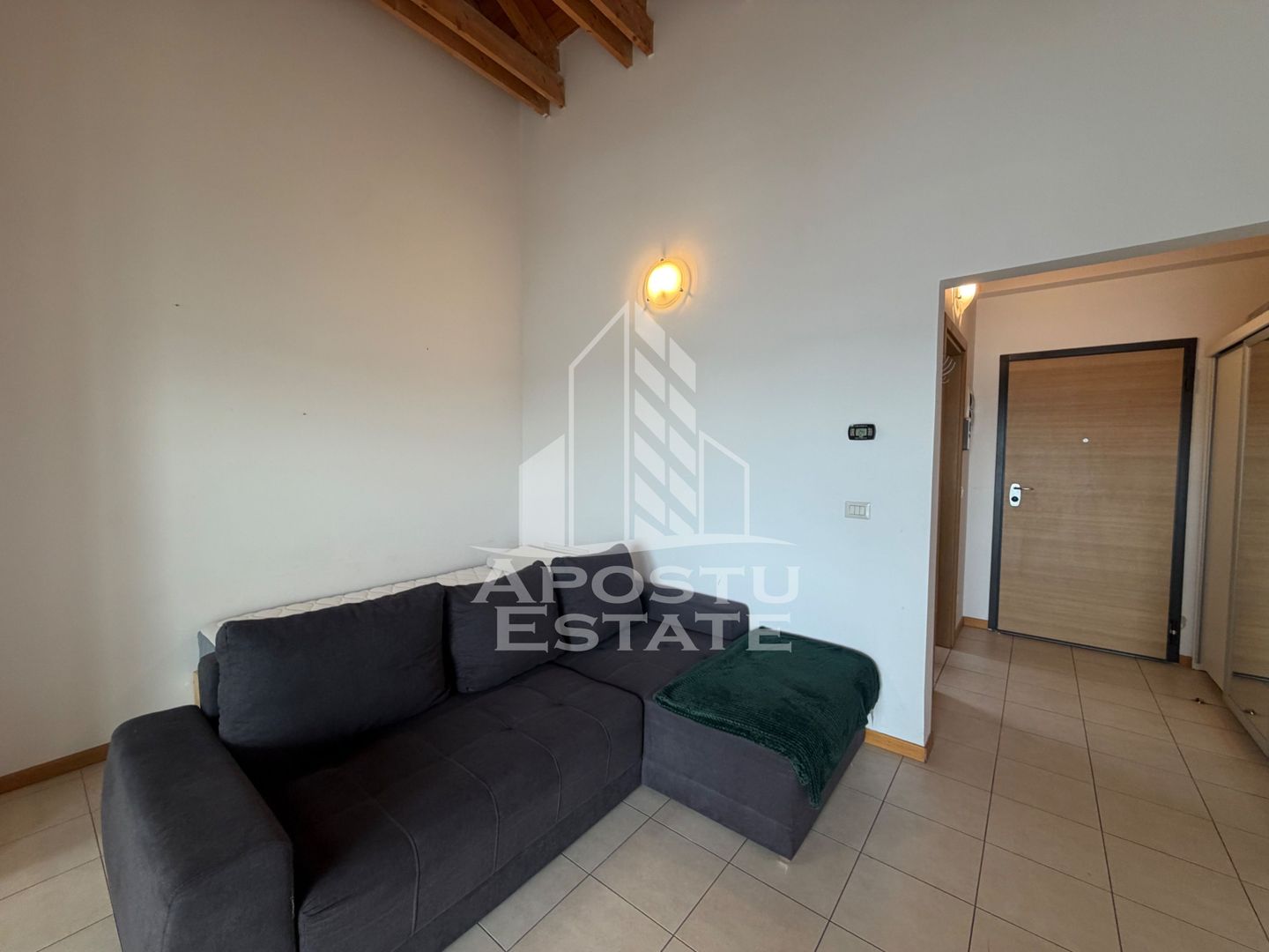 Apartament cu 1 camera de vanzare, loc de parcare, balcon, Dumbravita