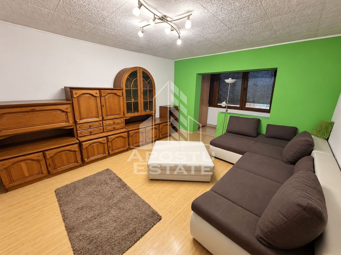 Apartament cu 3 camere, 2 bai, 2 balcoane, Garaj, zona Elisabetin