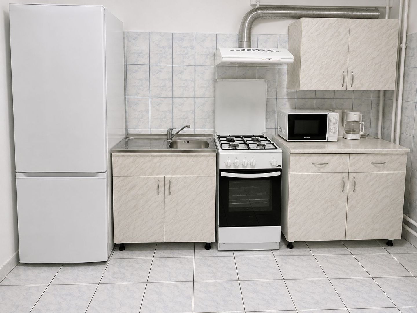 Apartament spațios cu 3 camere, 75 mp, decomandat, 2 băi, 2 balcoane –