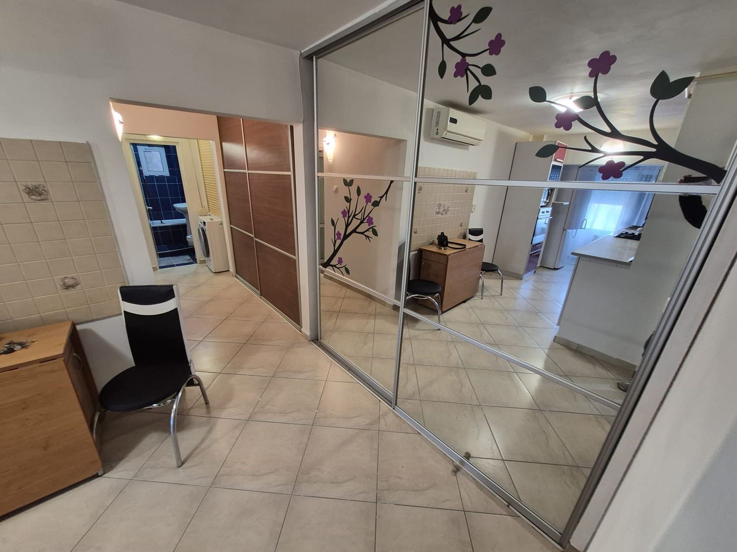 De inchiriat apartament cu 3 camere, etaj 3, Micro 16, 450 euro