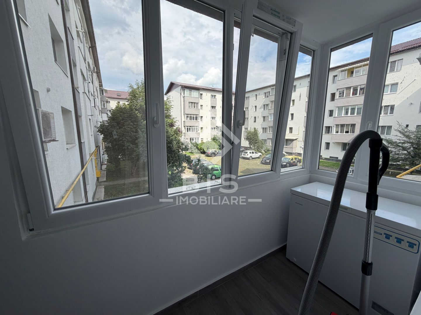 Apartament 3 camere - zona INDEPENDENȚEI