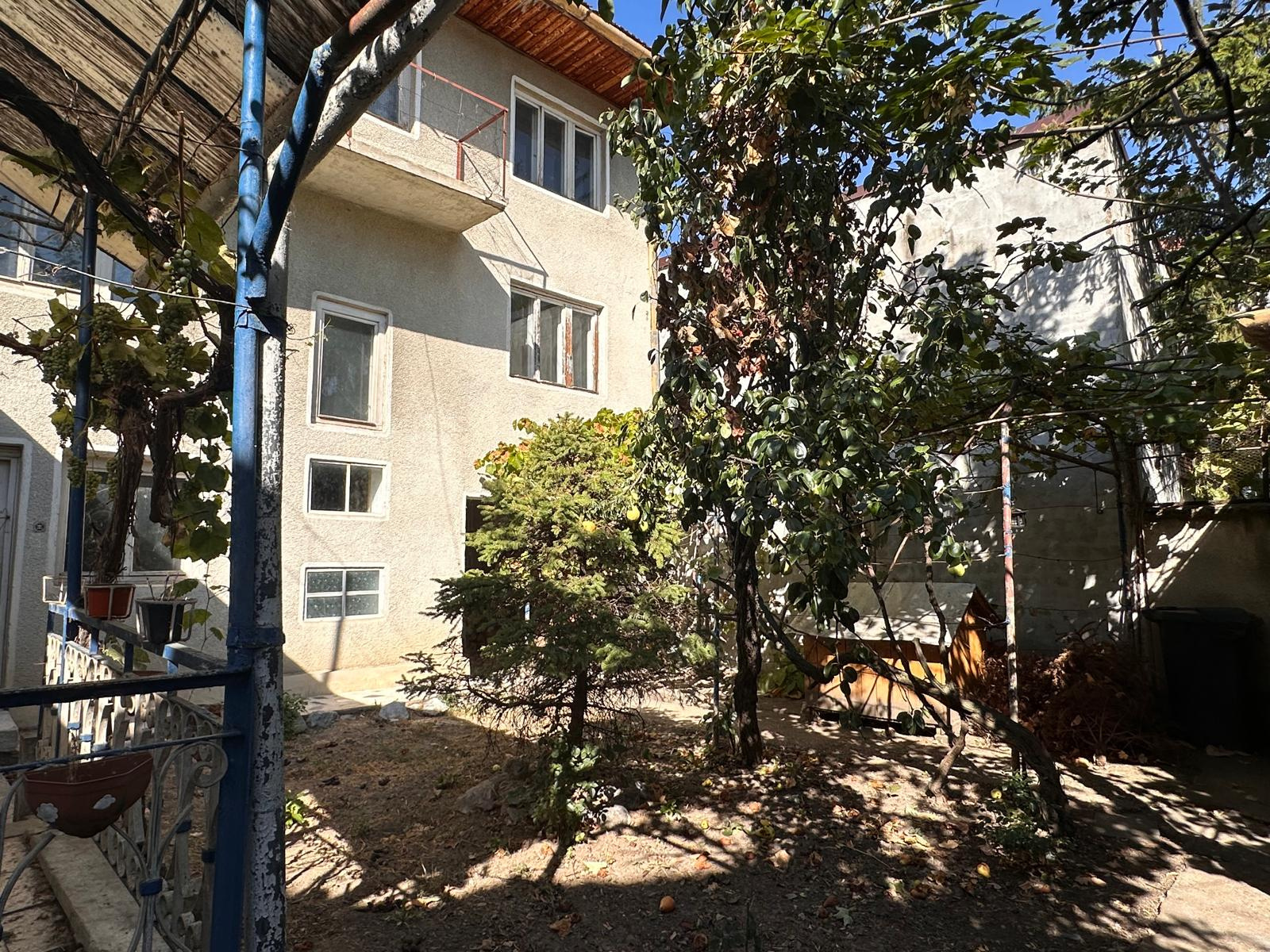Casa centrala cu 13 camere si teren de 493 mp in Oradea