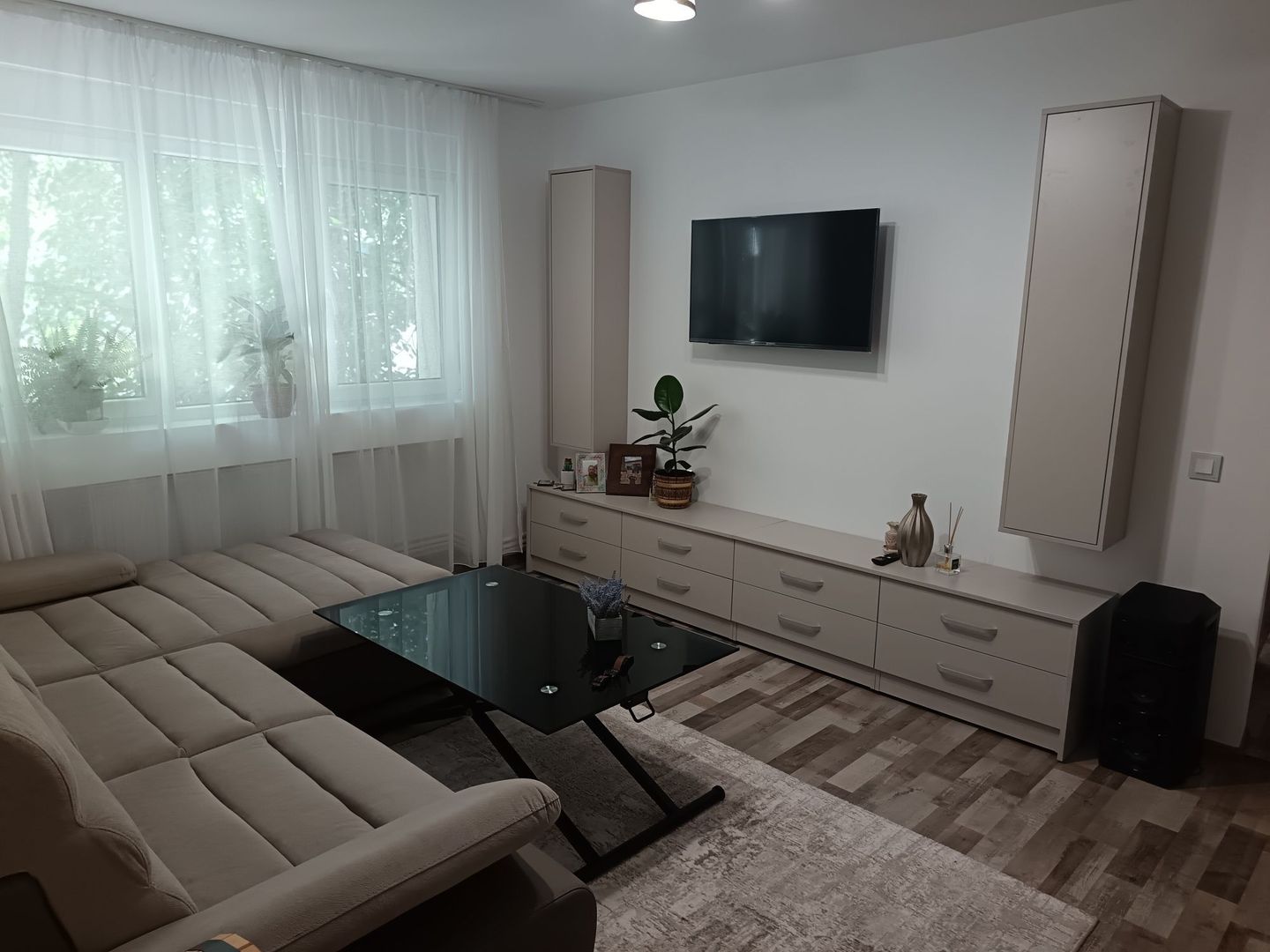 BRASADAS vinde ap 2 cam etaj 3/4 Micro 16 LIDL.