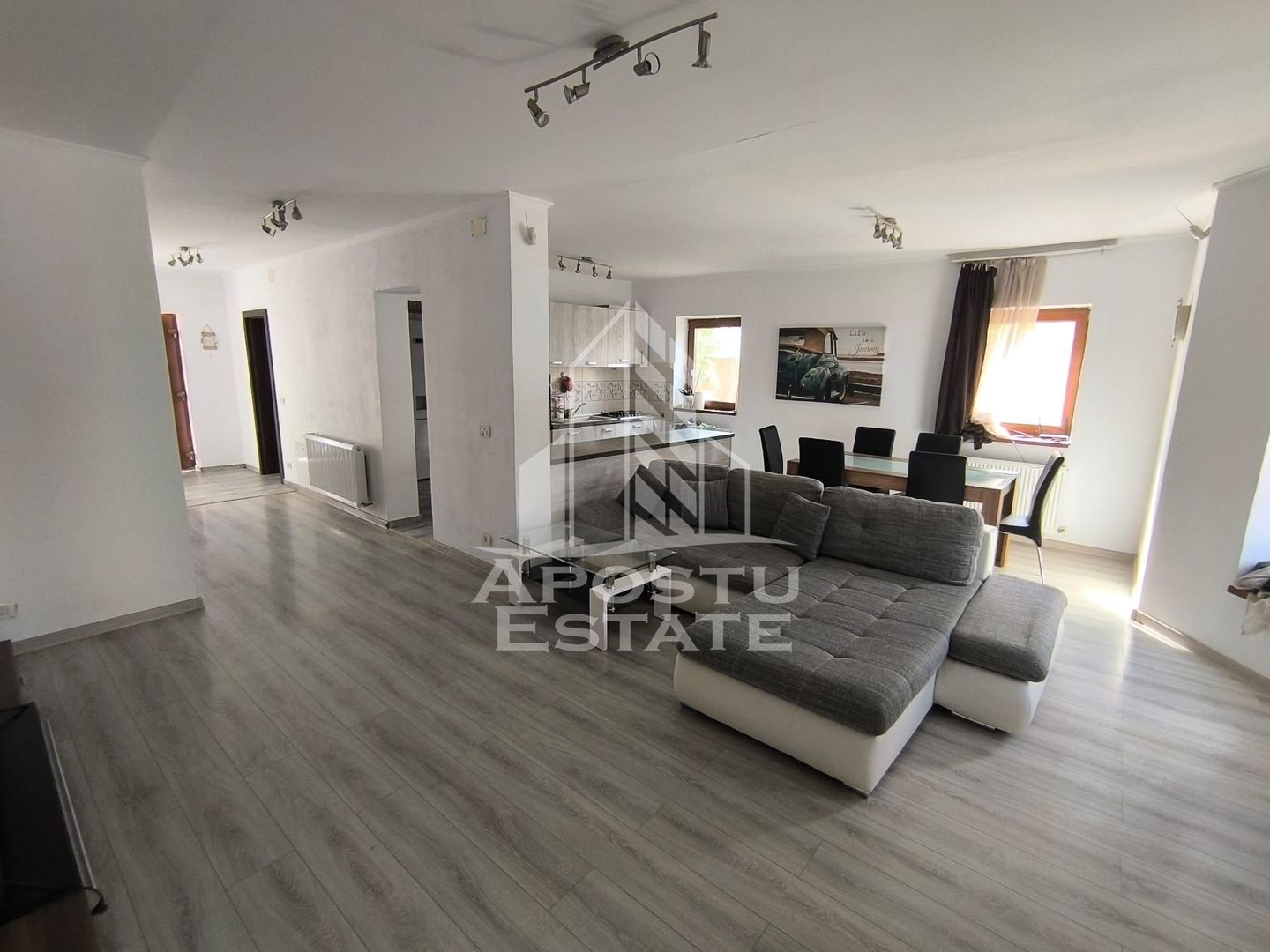 Duplex cu 4 camere,3 bai mobilat si utilat,Dumbravita
