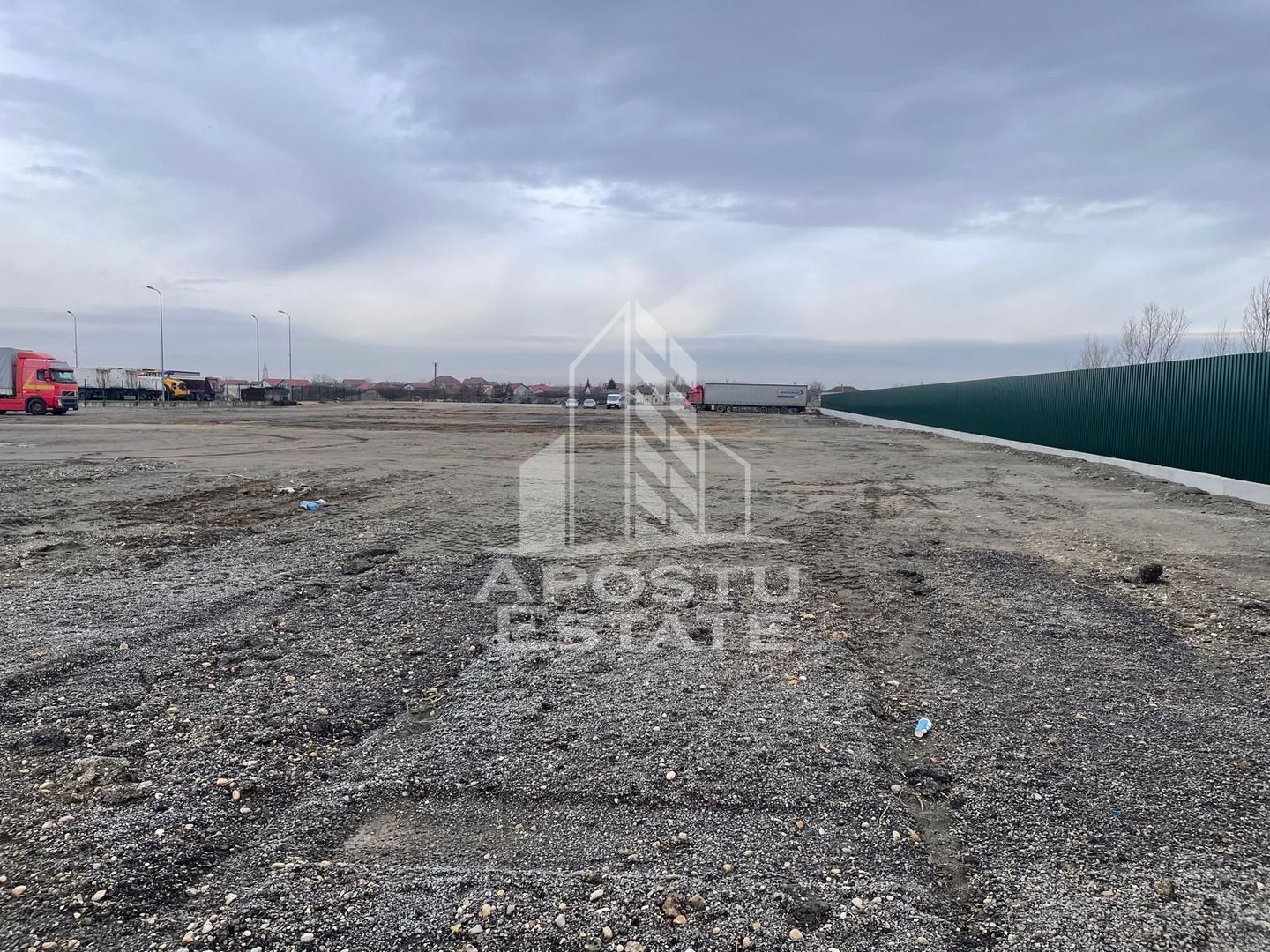 Teren de inchiriat 6000 mp | Platforma pietruita | Acces TIr | Depozit