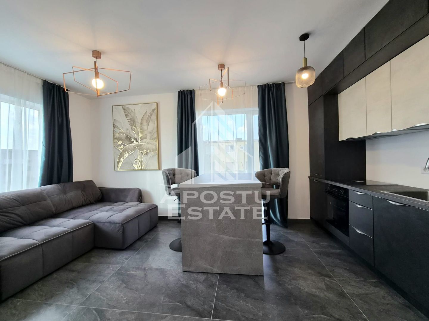 Apatrtament doua camere semi decomandat,zona Confectii