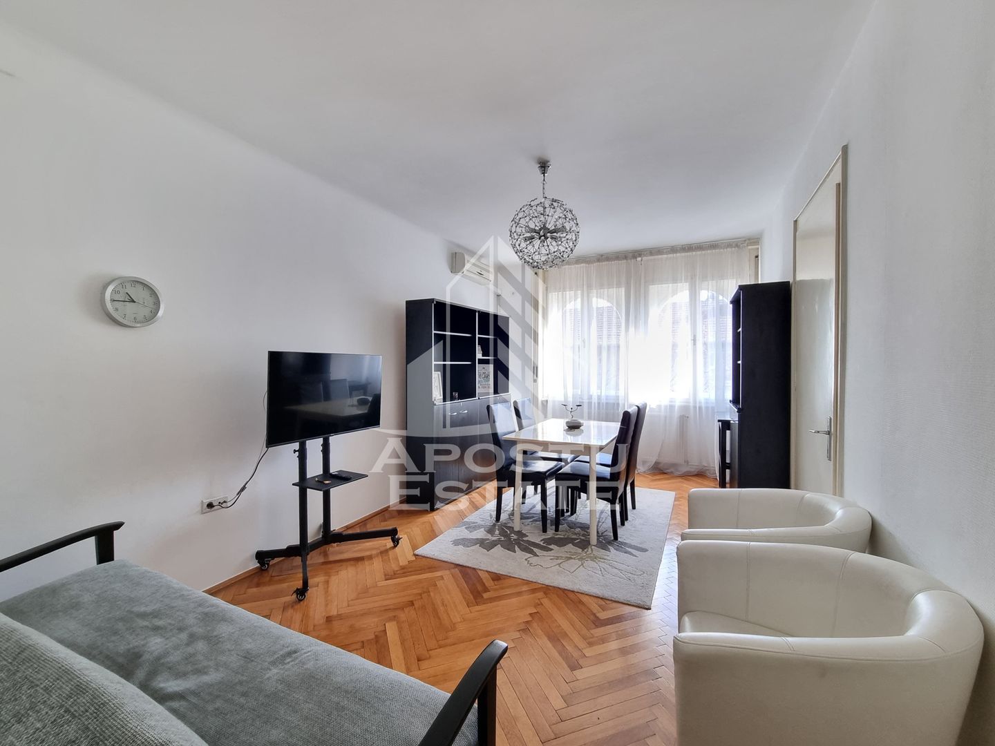 Apartament 2 camere semidecomandat, zona Balcescu