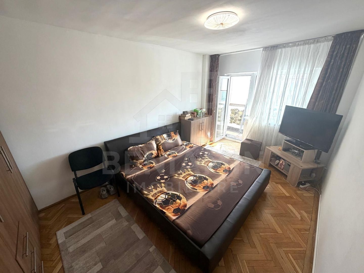 Apartament 2 camere decomandat 1 Mai Parcul Romanescu etaj 3 56mp