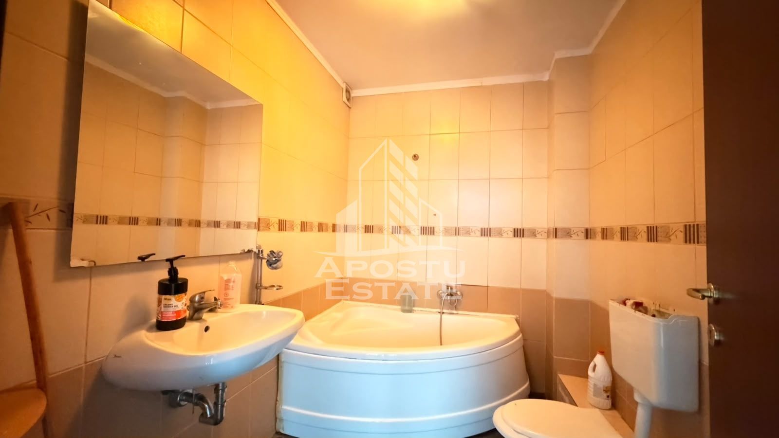 Apartament cu doua camere in zona Girocului, loc de parcare