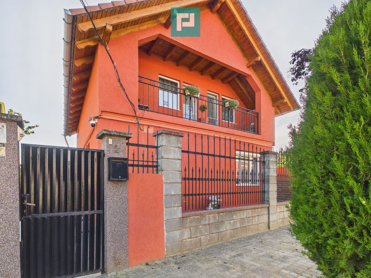 Casă cu 4 camere ultracentral în Vladimirescu