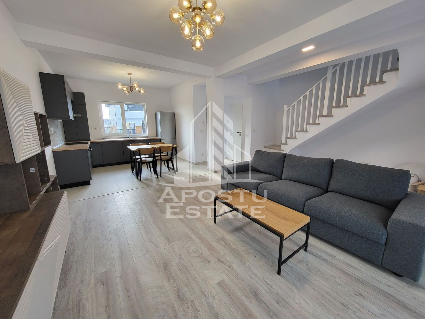 Duplex cu 3 camere,de inchiriat, zona Mosnita