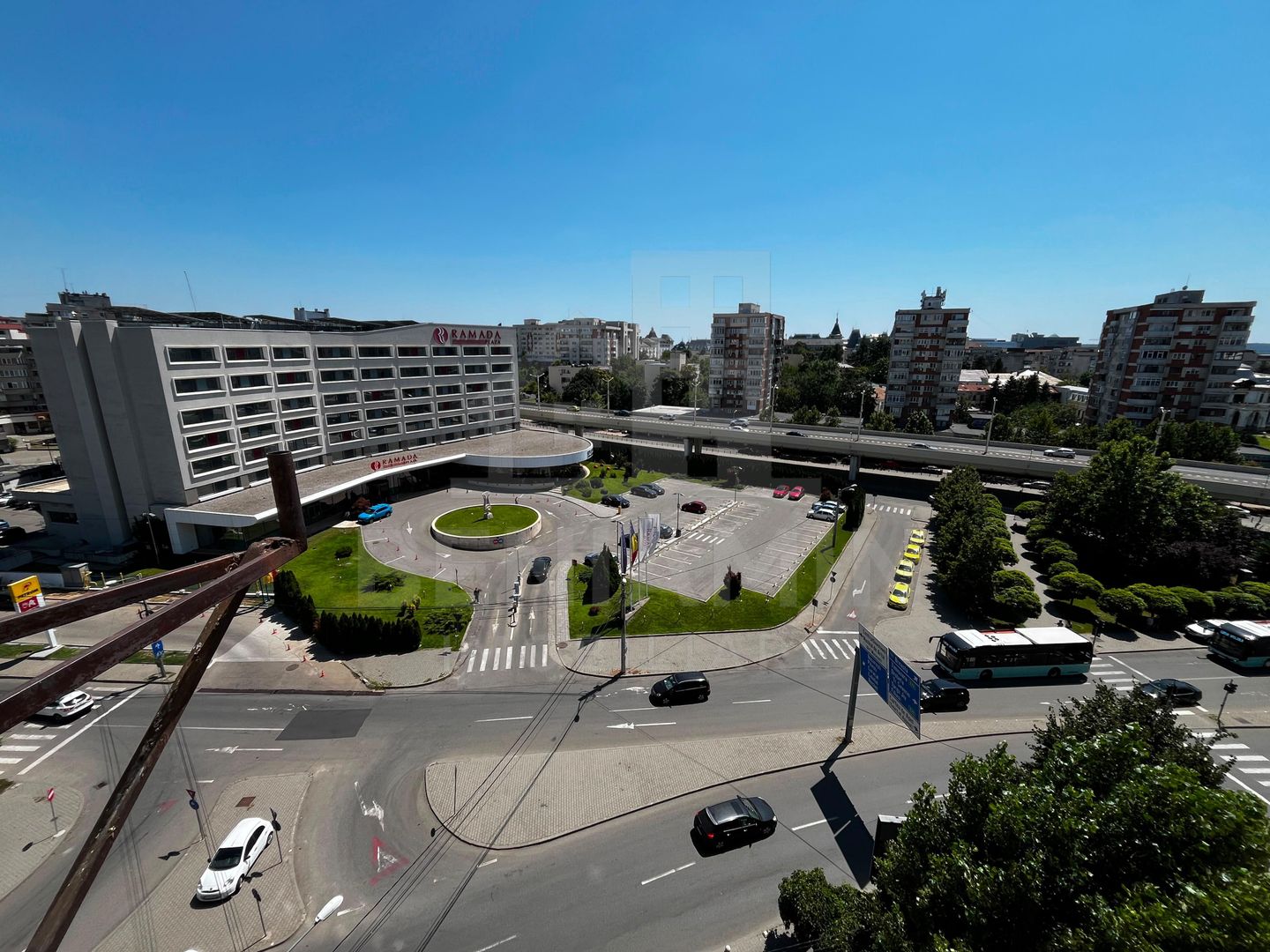 Ramada doua camere decomandat ultracentral 56mp