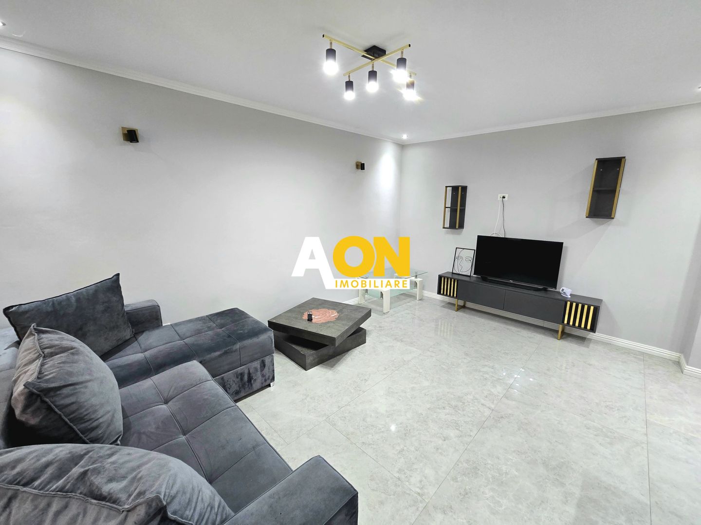 Apartament cu 3 Camere, Complet Mobilat, Zona Liceului Sportiv
