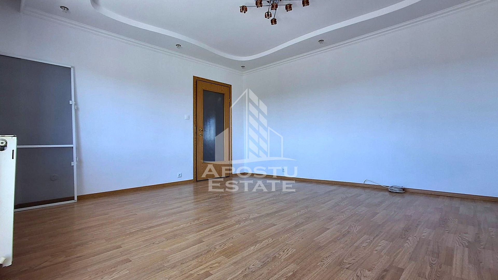 Apartament 3 camere,decomandat, nemobilat, Confectii