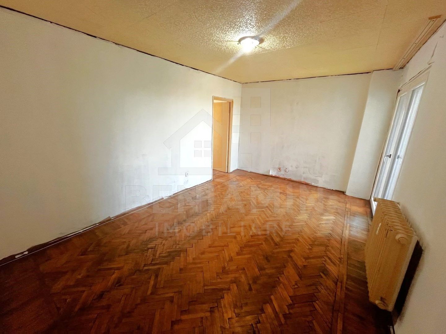 4 Camere-Calea Bucuresti-Rotonda-Spital Neuro-2 Bai-77mp-Liber