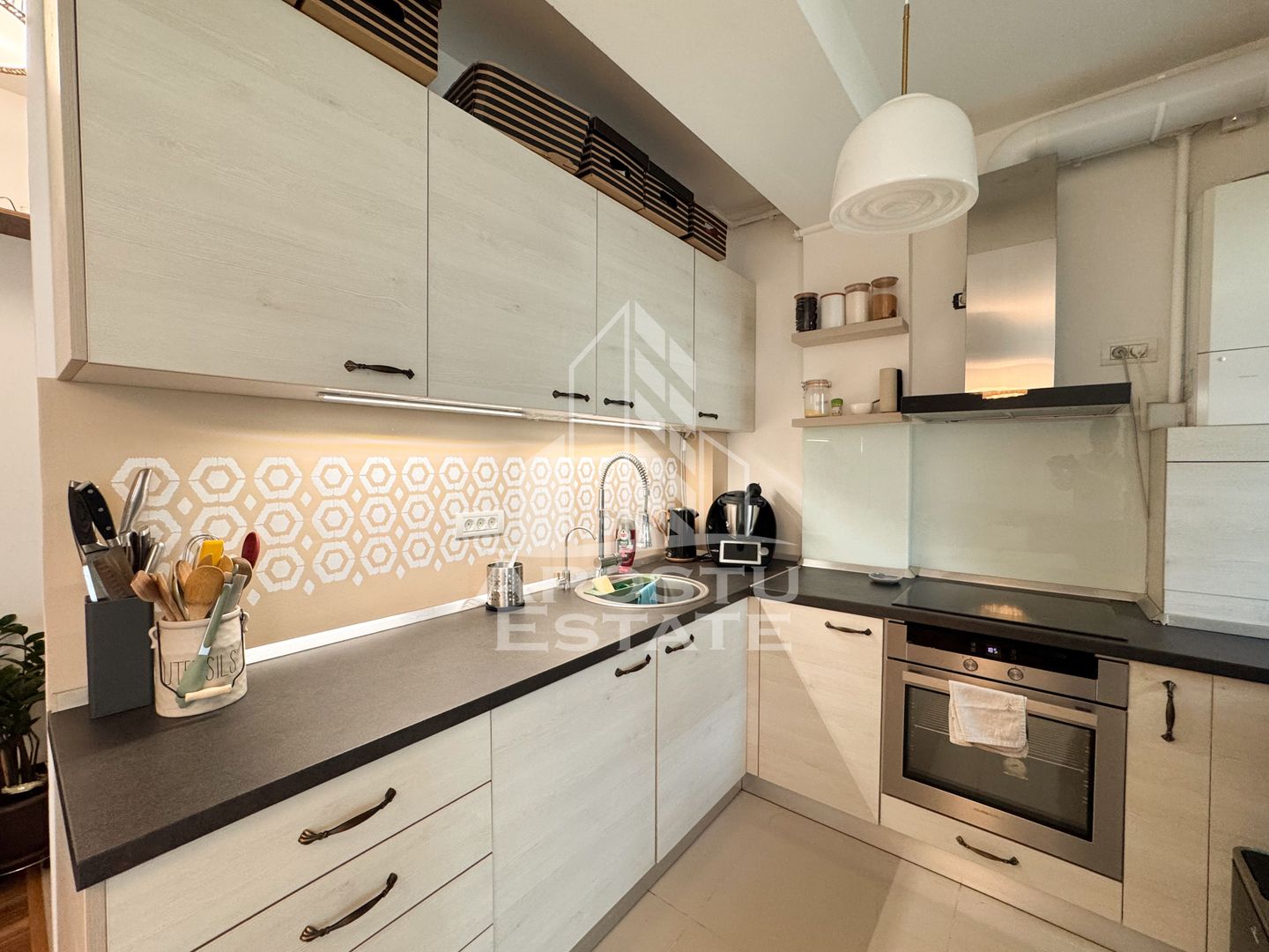 Apartament 3 camere, decomandat, etaj 2, parcare subterana, Braytim