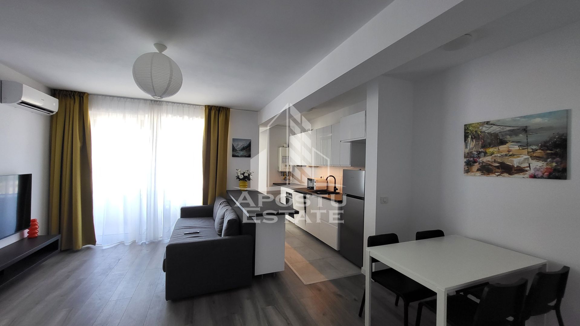 Apartament cu 3 camere,complet mobilat si utilat,zona Centrala