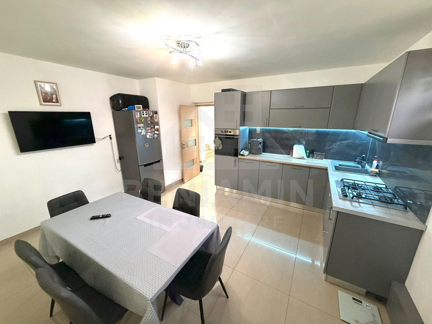 Casa moderna P+1- 3 dormitoare - centrala - mobilata utilata - Carcea