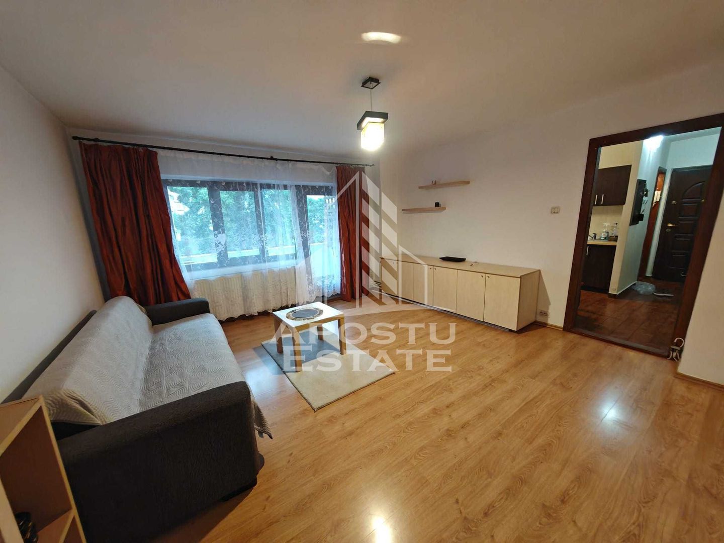 Apartament cu 2 camere de închiriat- centrala proprie,zona Baba Dochia
