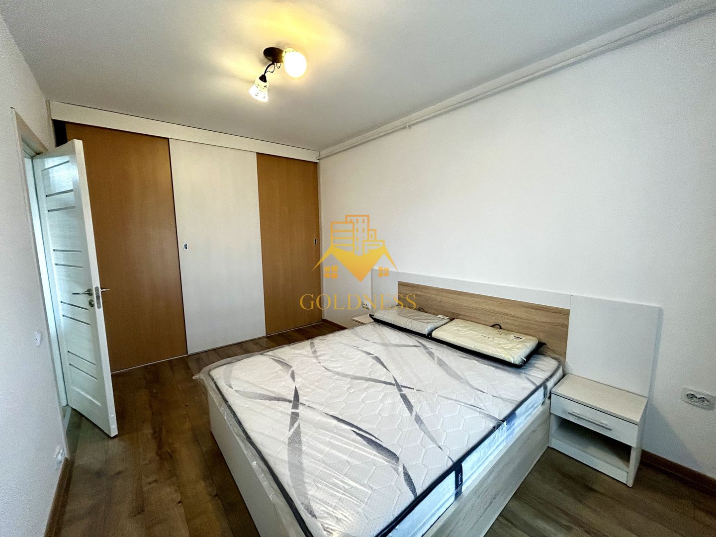 2 camere open space, Parcare, Zona Eroilor, Storia Cucina, Floresti