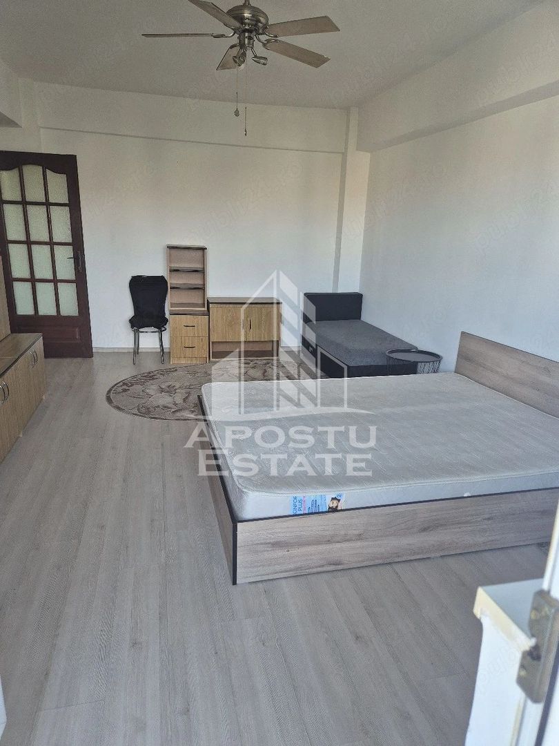 Apartament cu o camera de vanzare, lift, zona Soarelui, Timisoara