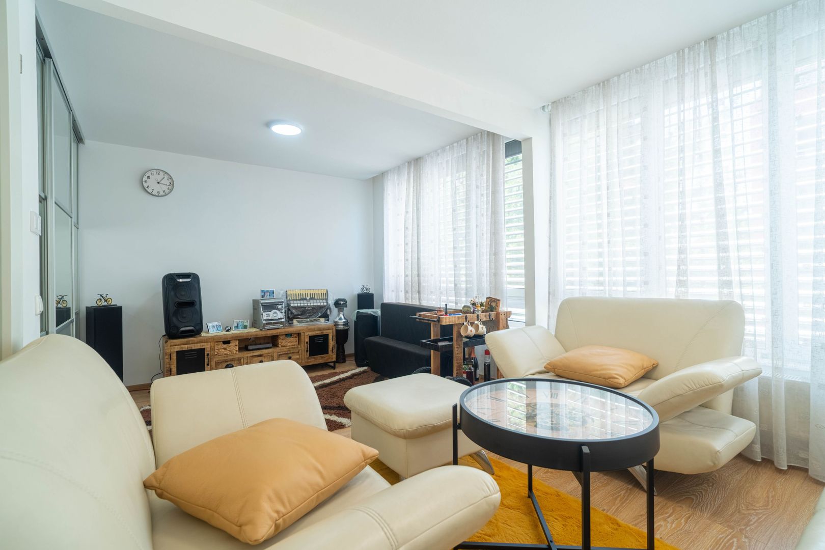 Apartament 2 camere cu lift și cheltuieli mici