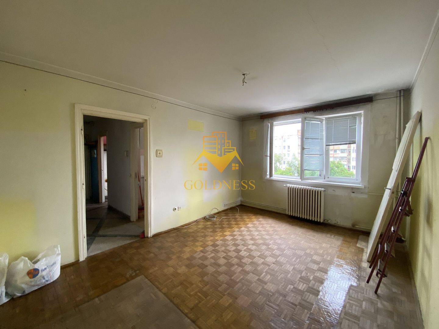 Apartament 2 camere decomandate orientat Sud, et 3/4, P-ta M. Viteazu!