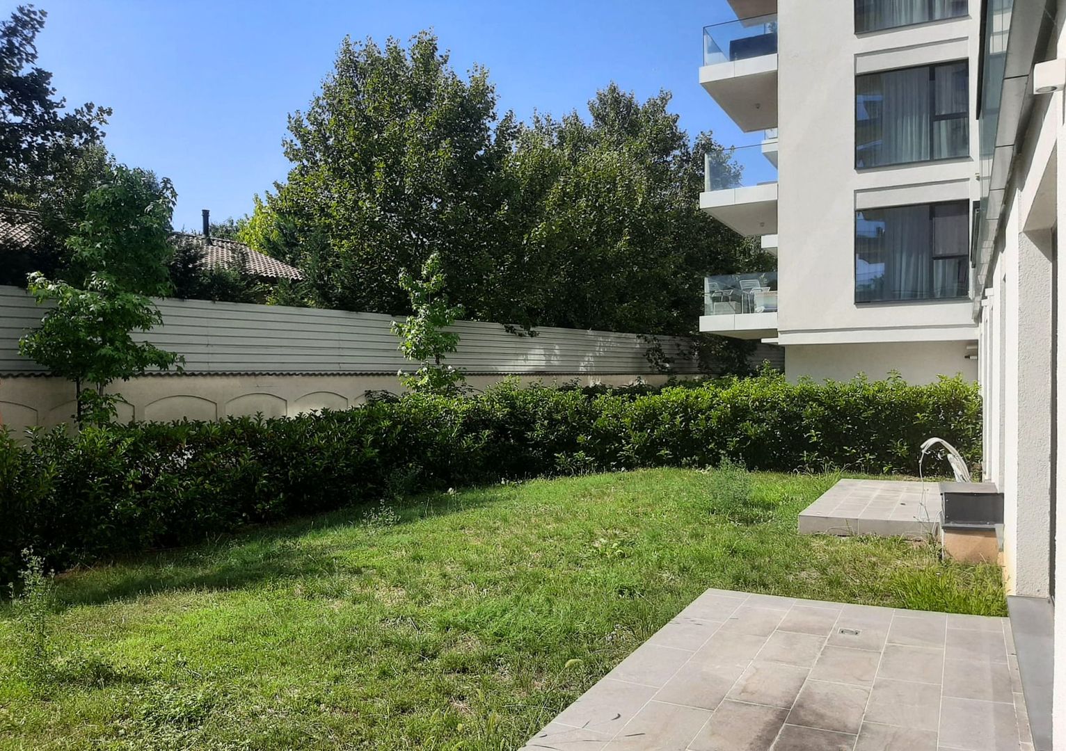 APARTAMENT PREMIUM CU 5 CAMERE ȘI GRĂDINĂ PRIVATĂ DE 160 MP