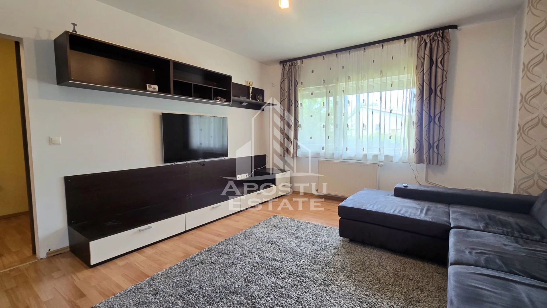 Apartament de vanzare cu 3 camere, bloc nou, centrala proprie,Aradului