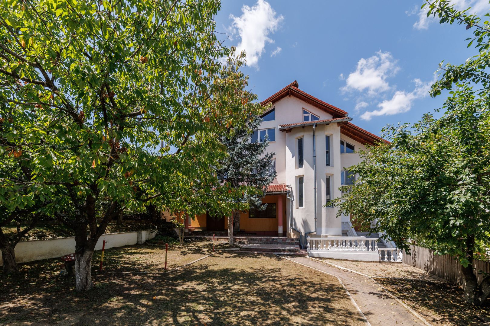 Proprietate multifunctionala | Doua cladiri | 581 mp | Pitesti
