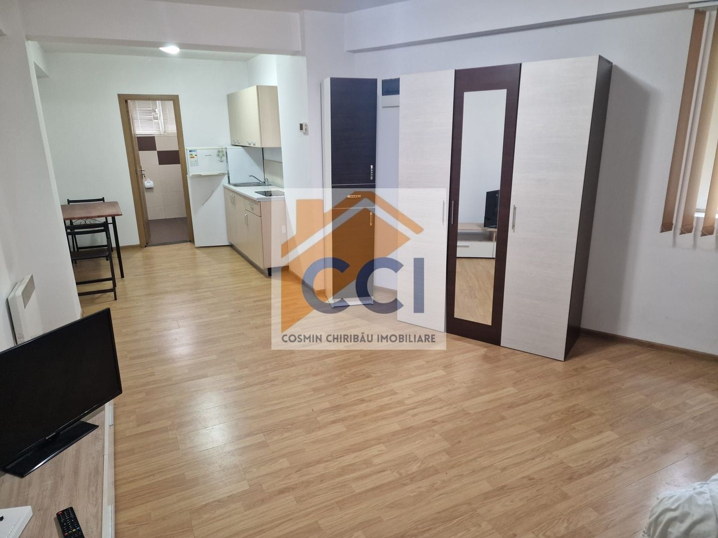 Garsonieră open-space de închiriat