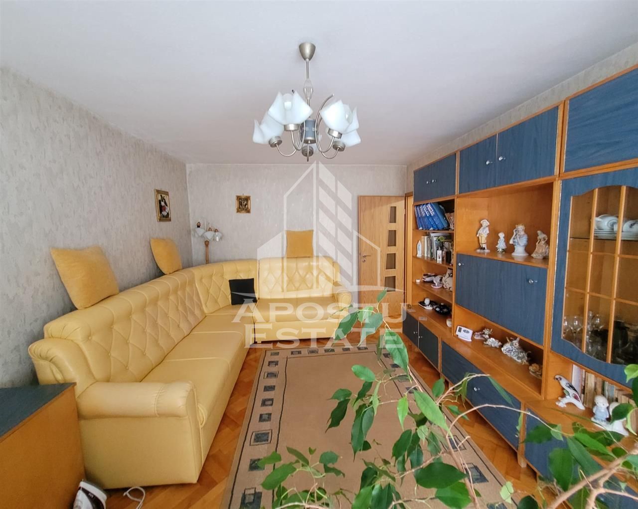 Apartament cu 3 camere, etaj intermediar, centrala proprie, Aradului