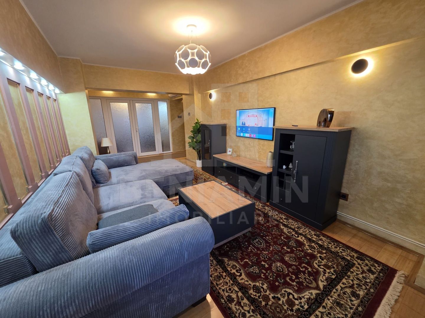 4 camere - etaj 1 - 94mp -mobilat-utilat- centrala - parcare - Teatru