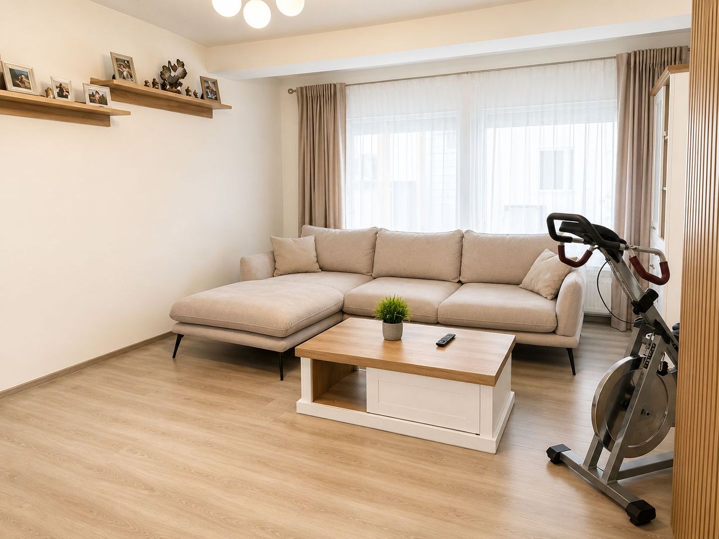 Duplex Spațios cu 3 Dormitoare și Curte Amenajată