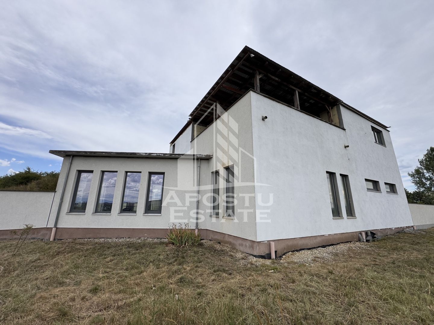 Vila deosebita cu piscina, familiala, investitie, business, Hunedoara