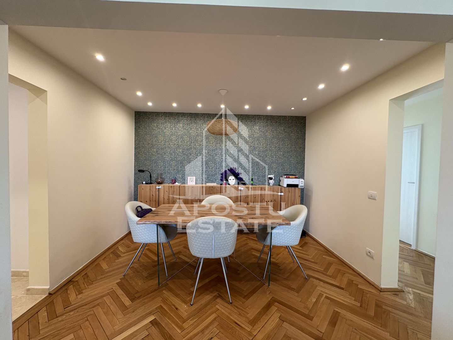 Apartament 3 camere 2 bai, etaj intermediar langa Punctele Cardinale