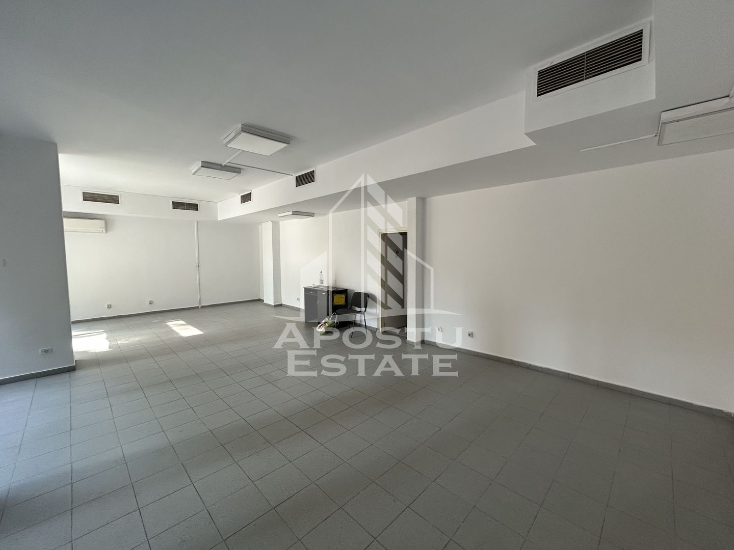 Spatiu comercial stradal de inchiriat, 92 mp, Zona Dambovita Sagului
