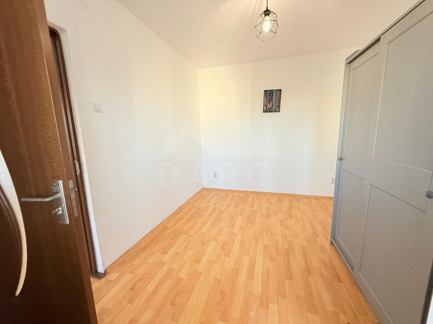 Apartament două camere de vânzare Dâmbu renovat