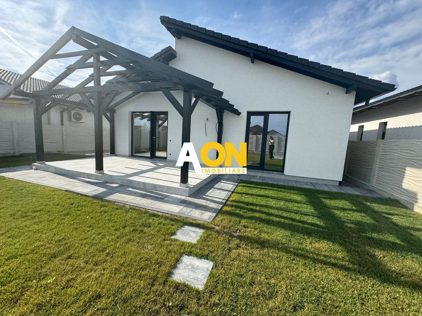 Casa Individuala 4 Camere, 2 Bai, 390mp Teren