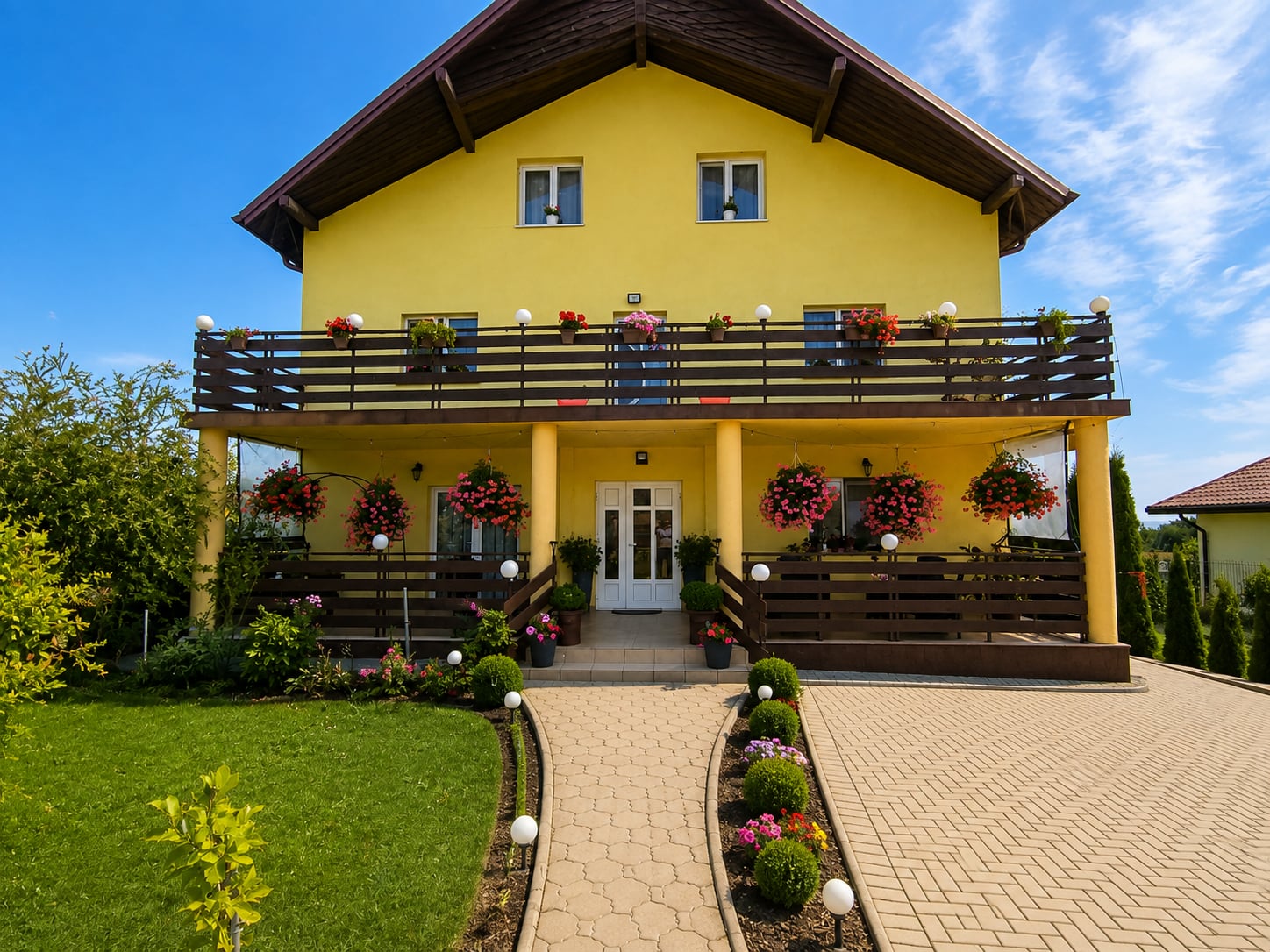Vilă P+1 de vânzare în Vârfu Câmpului | 1.082 mp teren | Garaj 60 mp